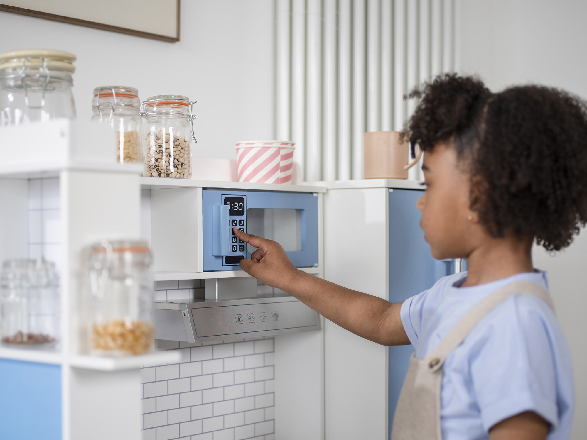 Benefits of Play Kitchens for Toddlers