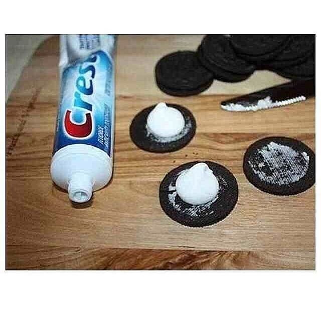 Fake Oreo Biscuits