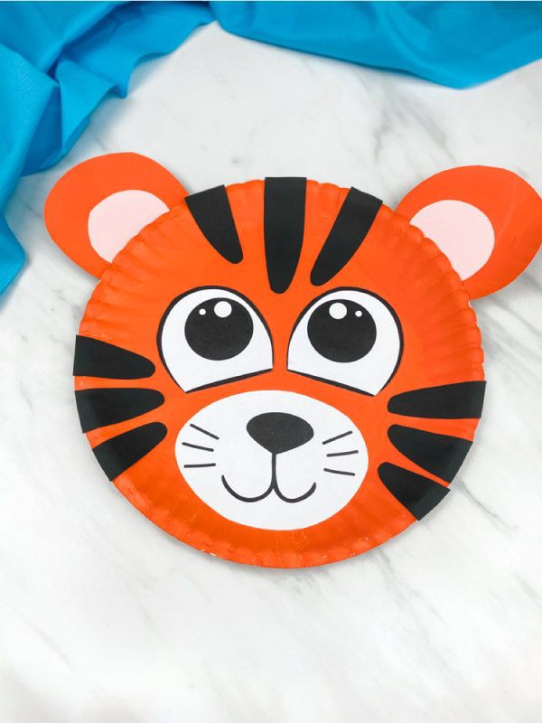 Tiger Pouch with a Paper Plate 