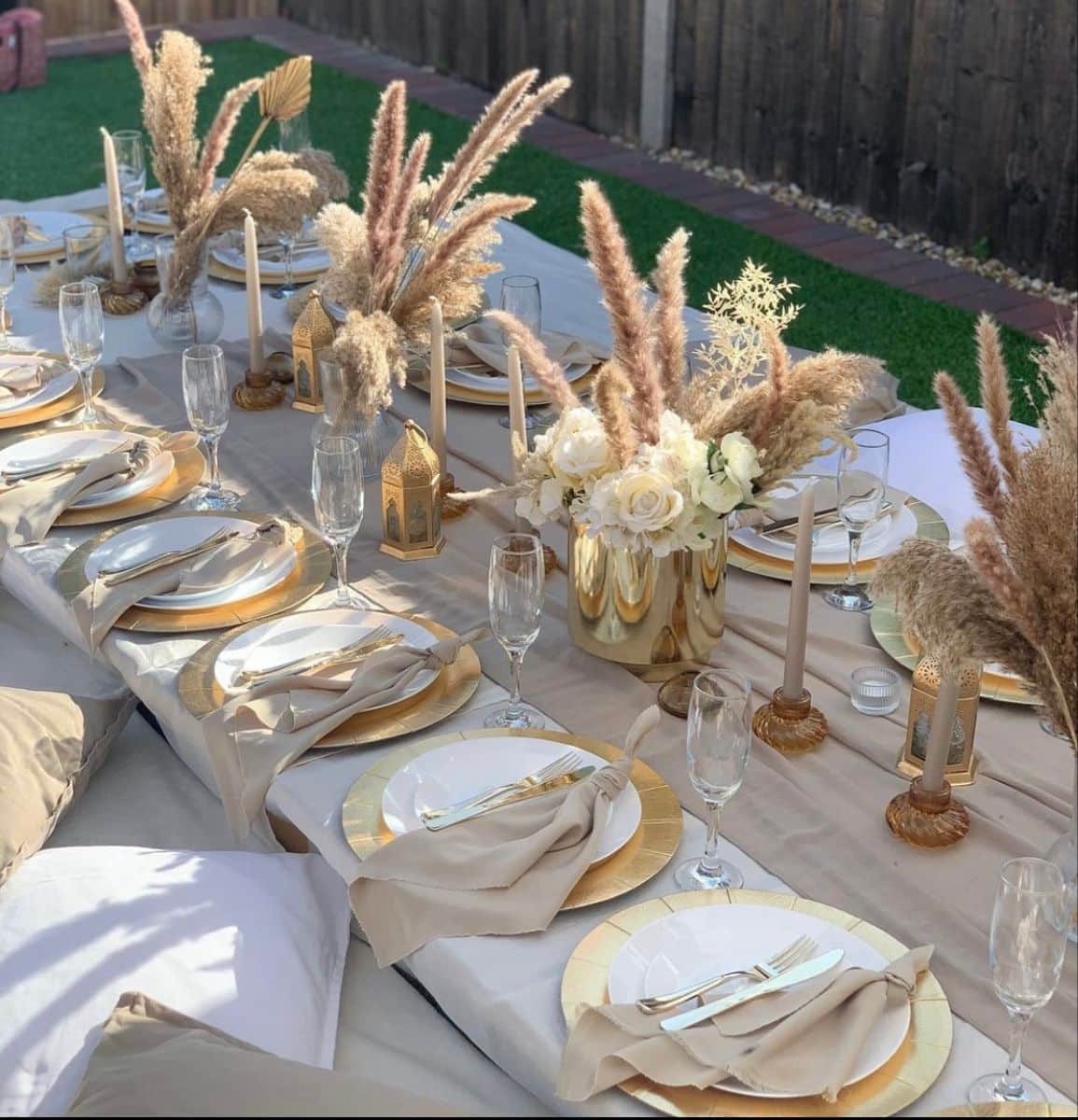 Tips to Ensure a Stunning Party as a Host (on a Budget)