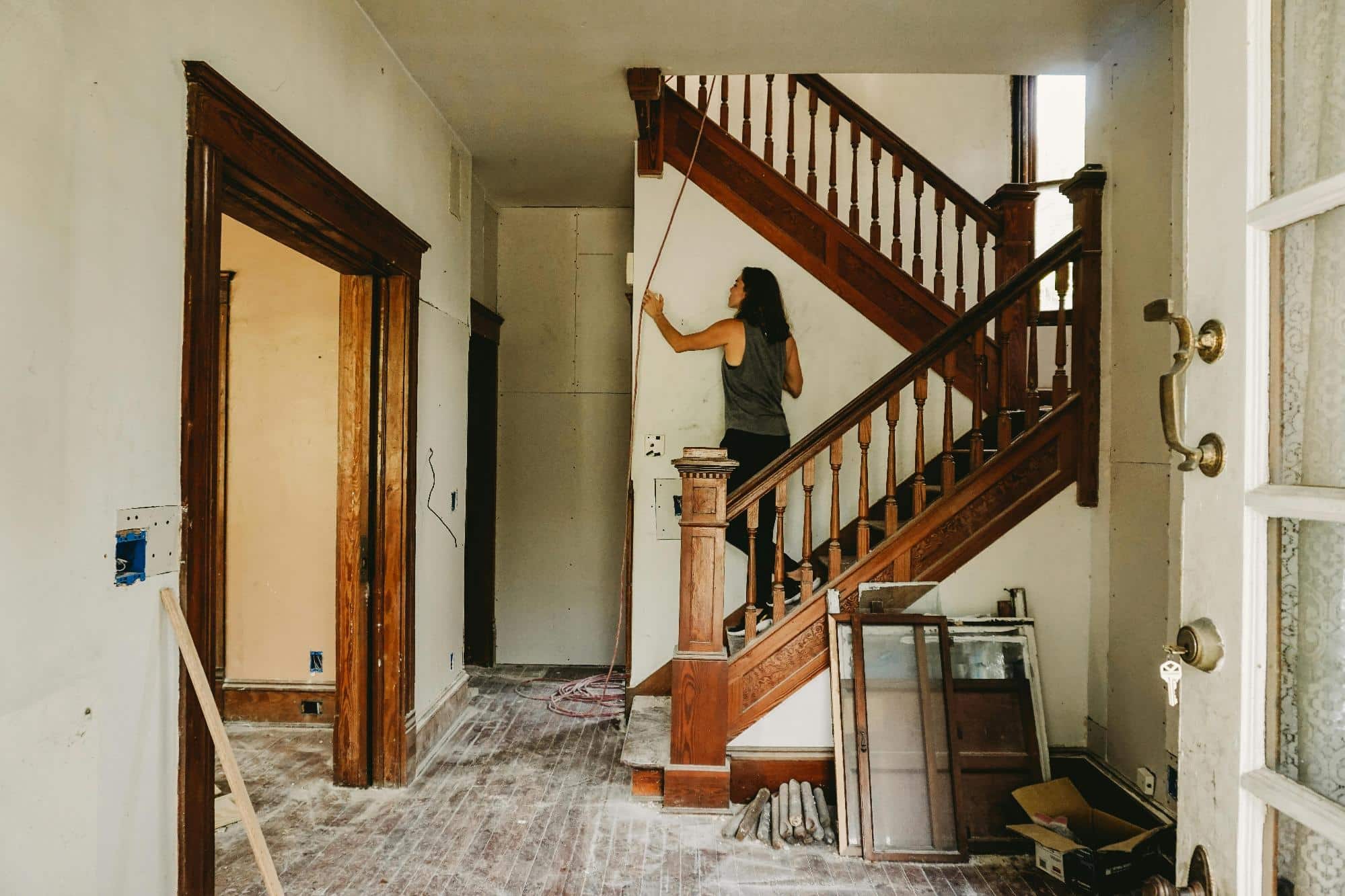 5 Compelling Benefits of Buying a Fixer-Upper as Your First Home