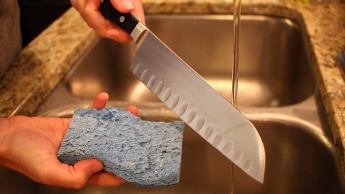 Clean Your Knives Properly
