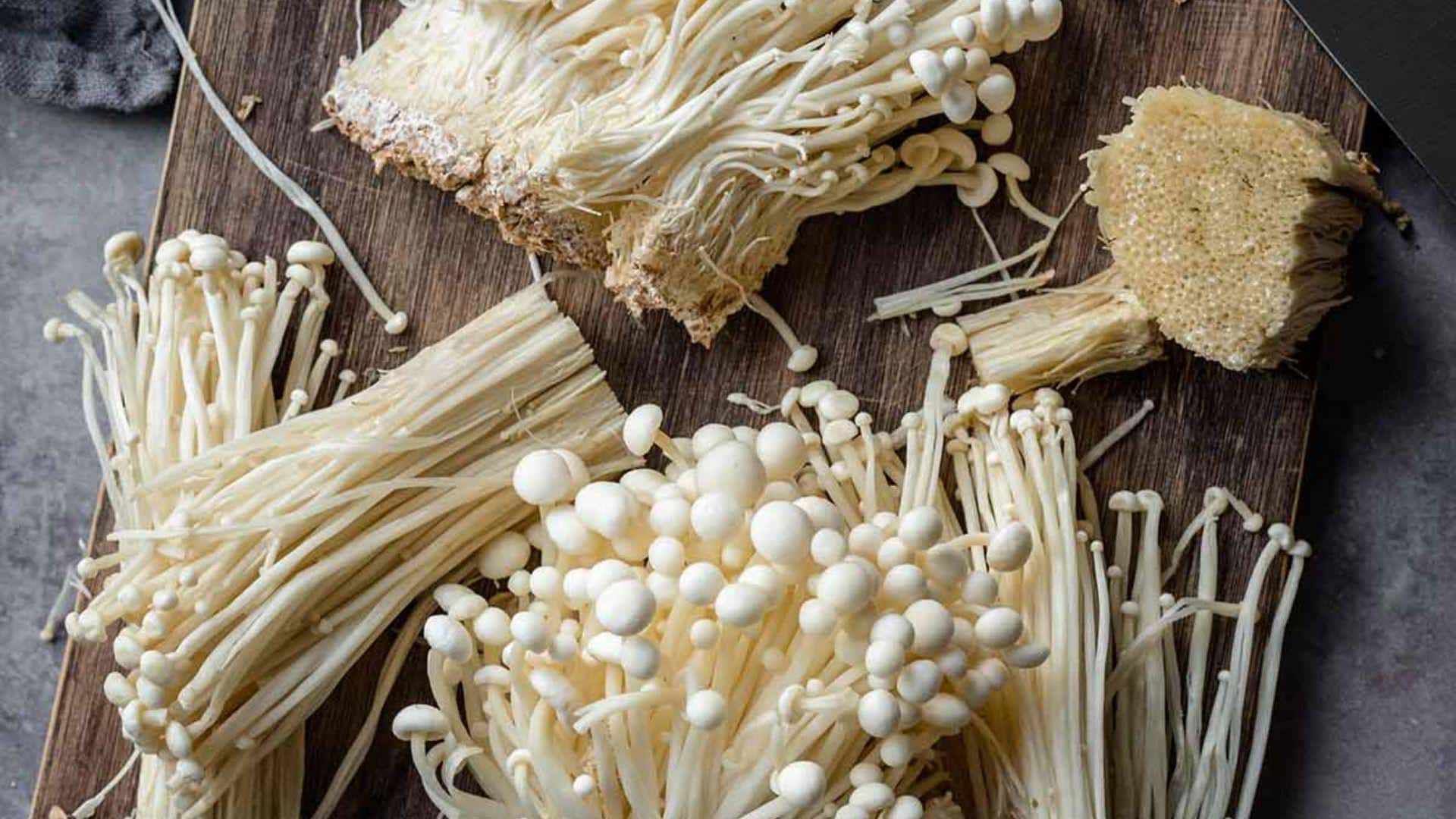 Enoki_Mushrooms