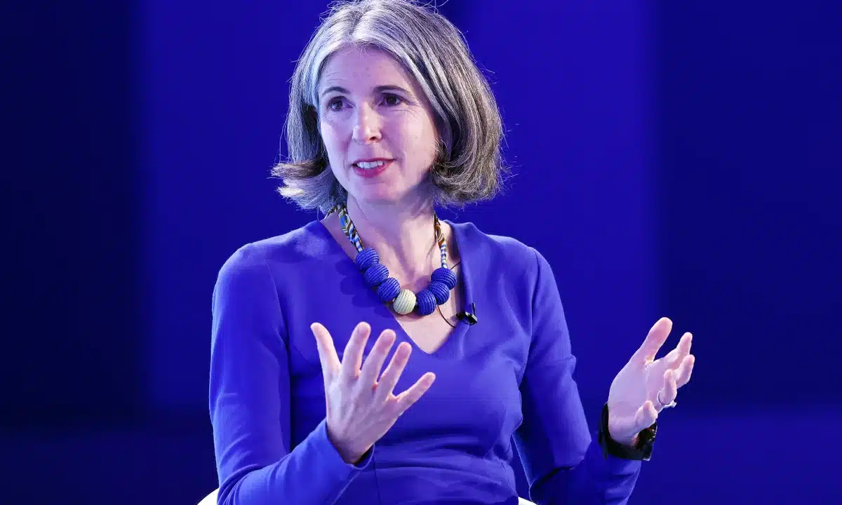 Expose Her to Female Role Models