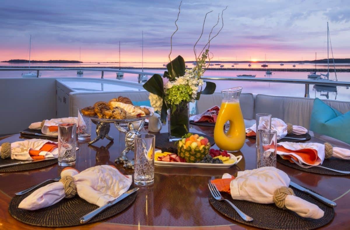 Choosing the Right Luxury Tableware for Your Yacht