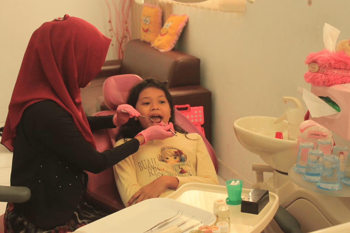 From Teething to Teen Smiles: A Parent's Ultimate Guide to Oral Health Milestones