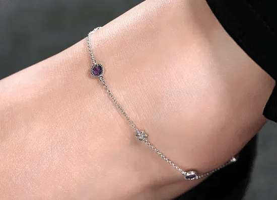 Why Anklets Are the Must-Have Accessory
