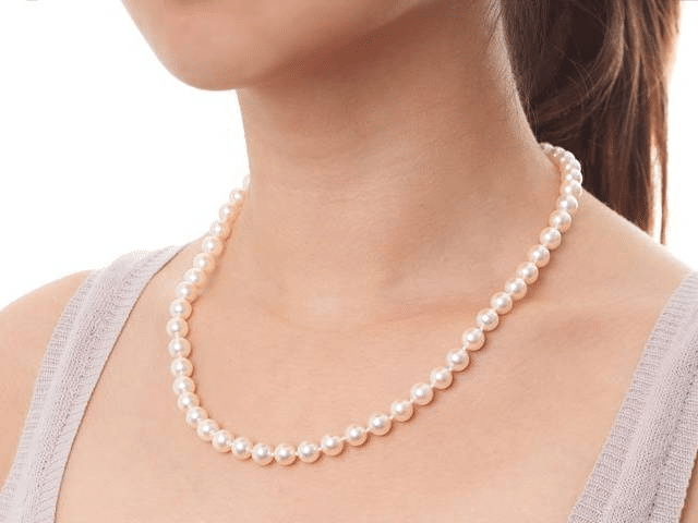 Find the Perfect Pearl With Confidence and Timeless Style!