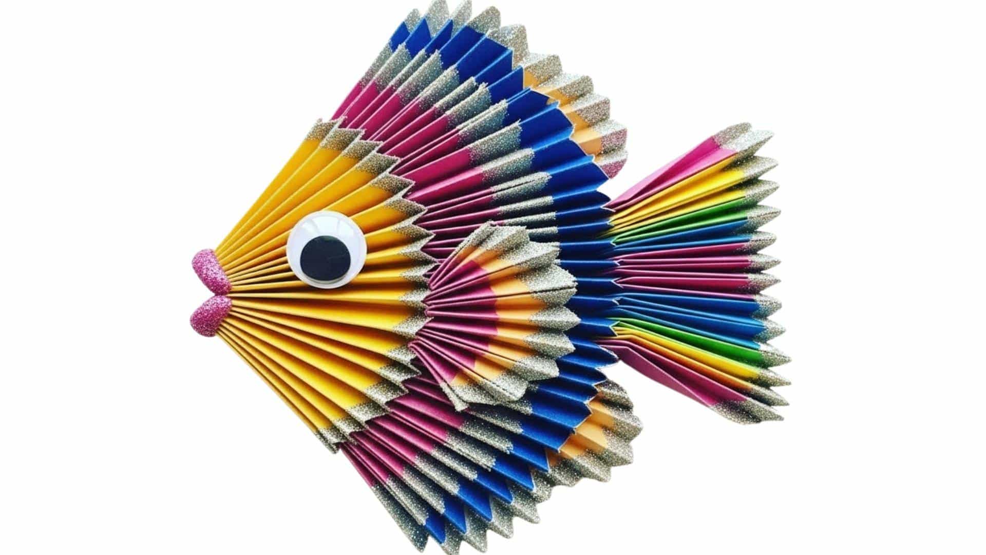 Folded_Paper_Fan_Fish