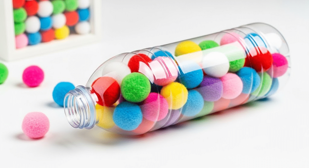 Pom-Poms_in_a_Plastic_Bottle