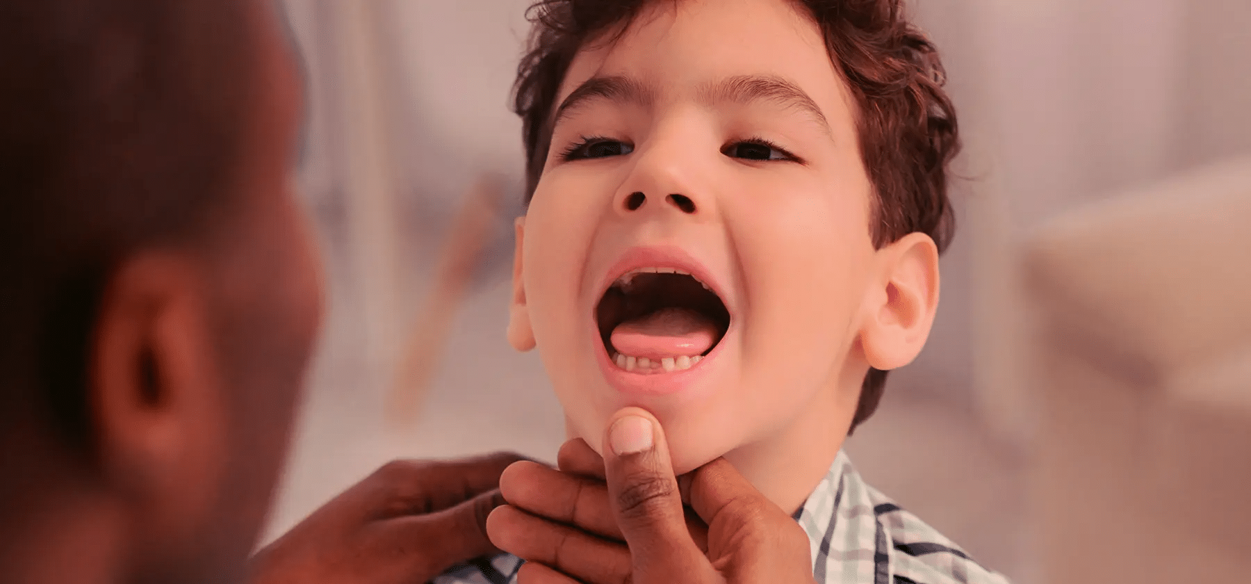How Can Moms Manage Wisdom Tooth Pain While Caring for Kids?