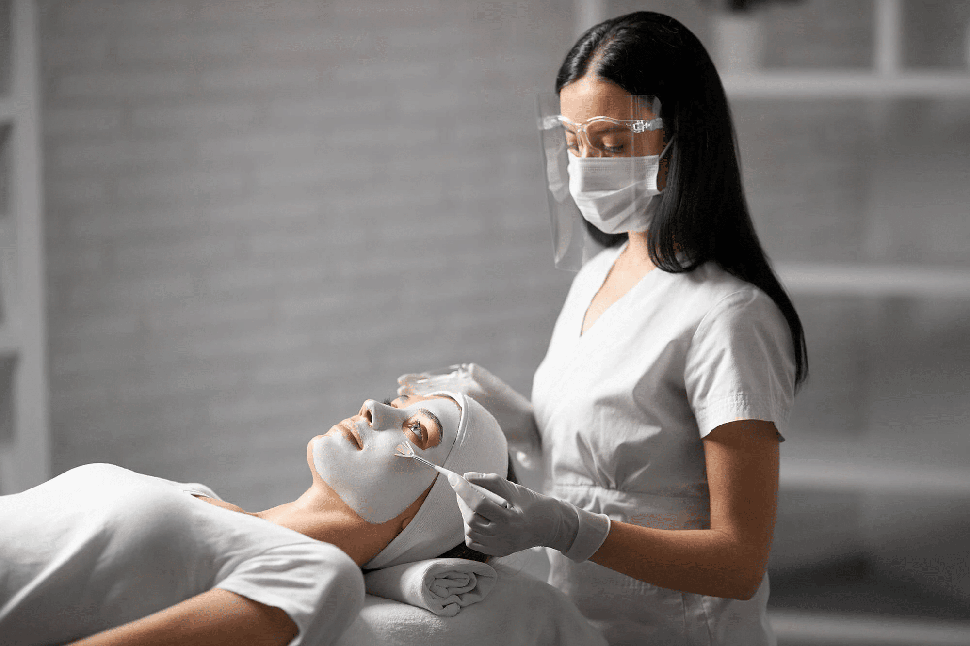 Why Choosing the Right Course Is Crucial for Your Success as an Aesthetician