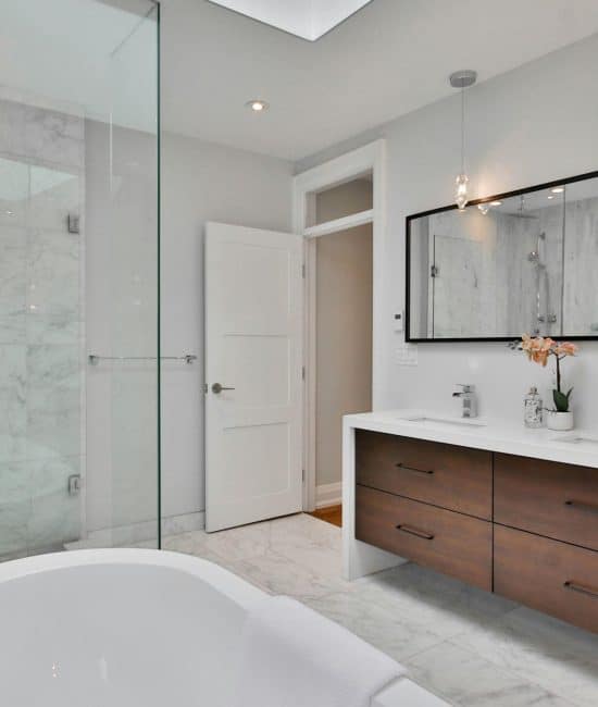 Balancing Luxury with Practical Everyday Living: Tips for a Harmonious Life