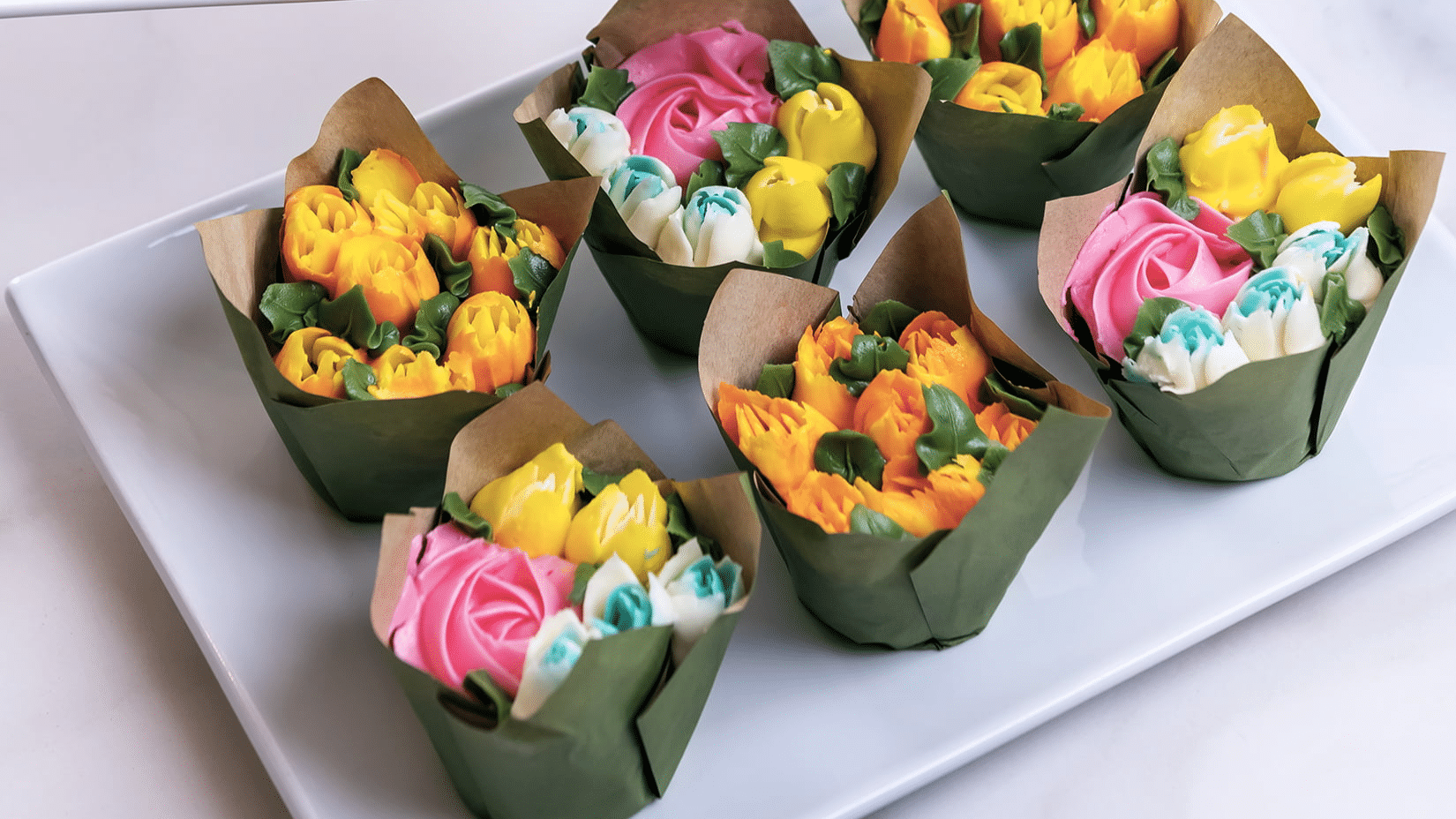 What Makes Cupcake Bouquets a Stunning Dessert Option