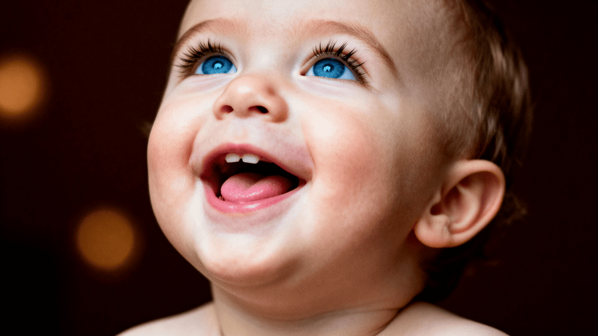 what if baby gets upper teeth first is it normal