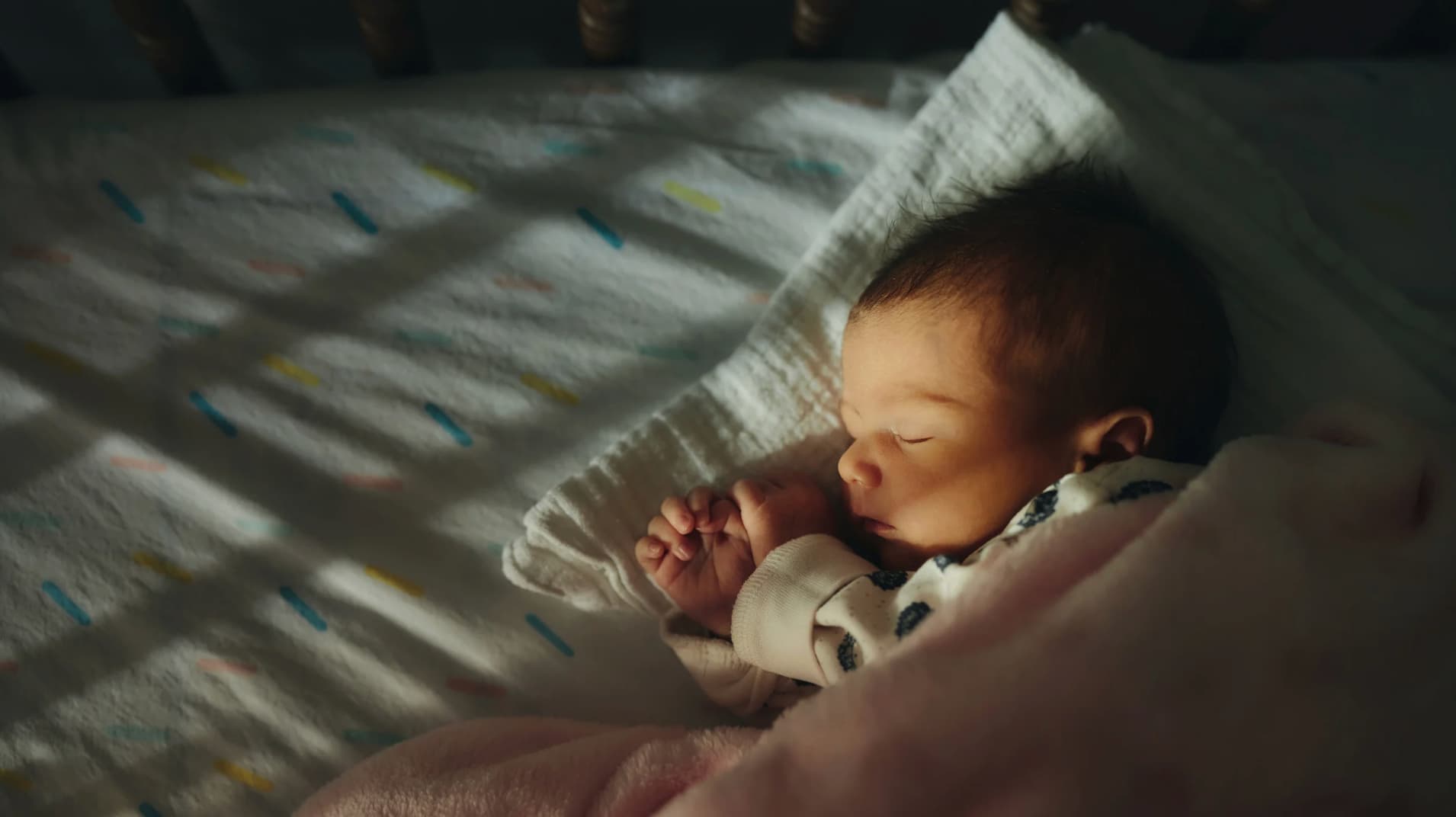 baby won't sleep in bassinet at night