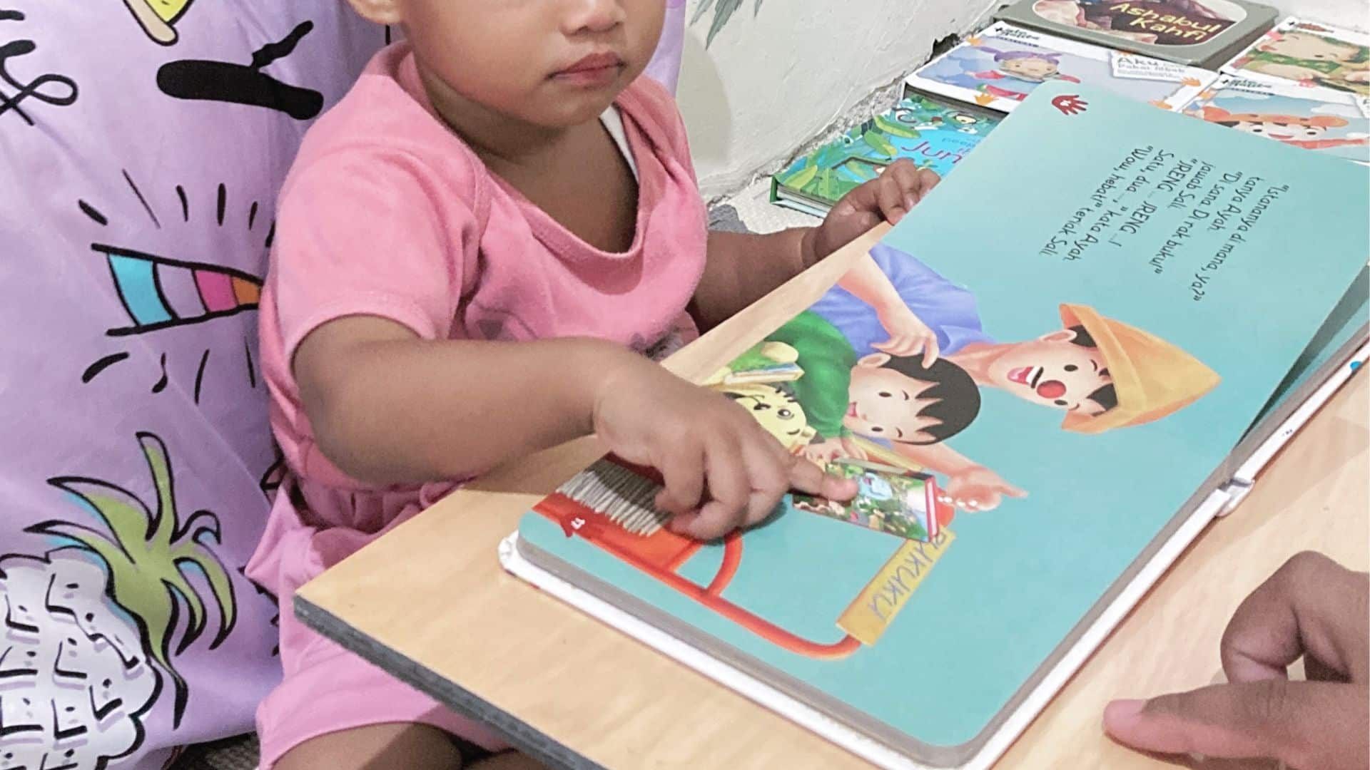 Soft Books High Contrast Images