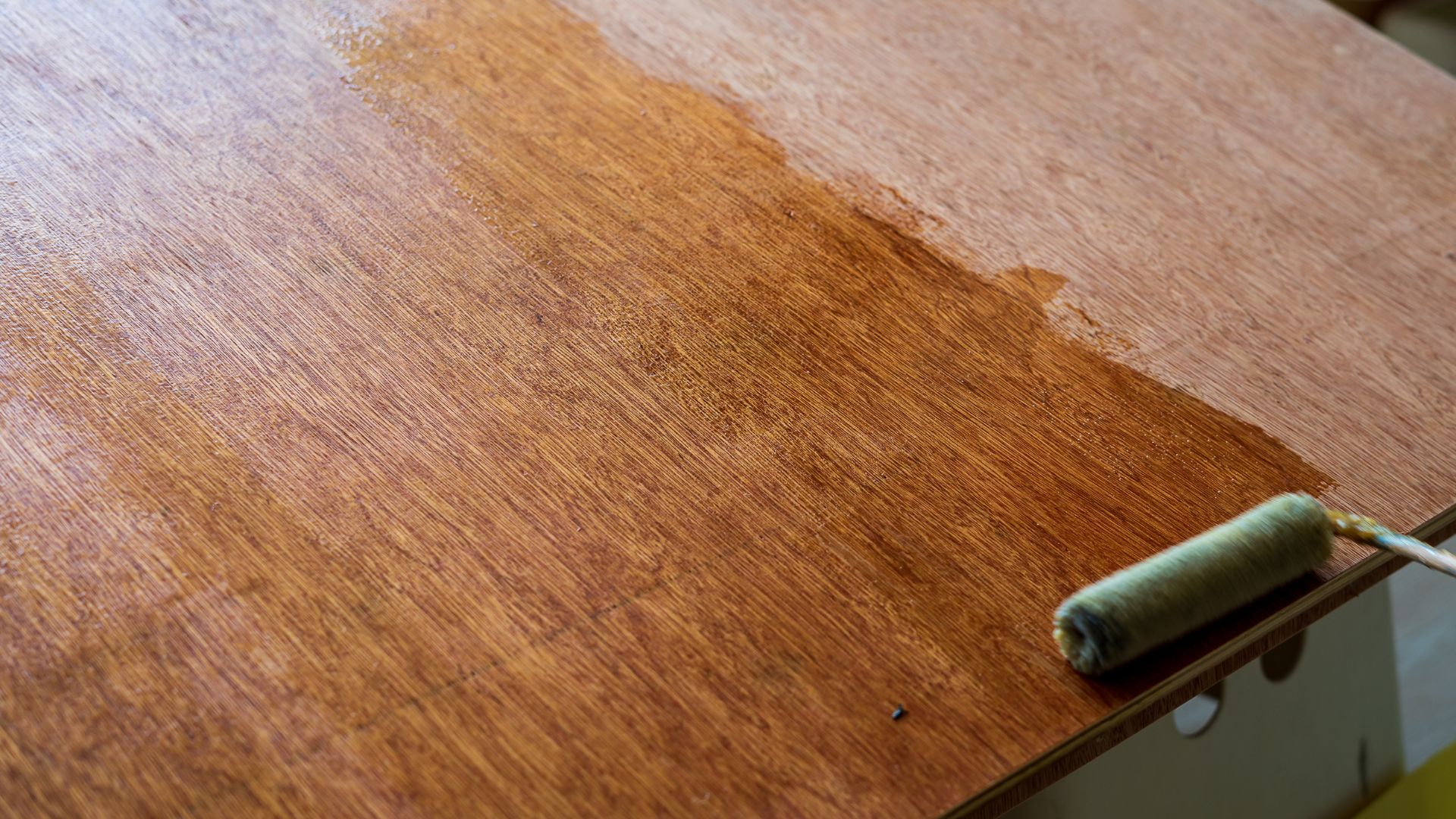 can you paint over polyurethane