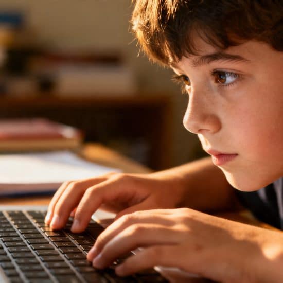 7 Proven Benefits of 1:1 Online Tutoring for Kids