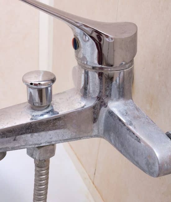 how-to-remove-hard-water-stains (1)