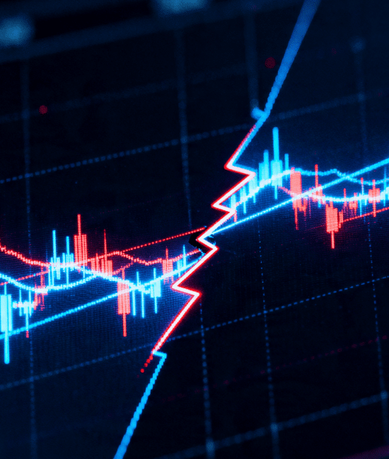 Split-screen trading chart showing diverging price action between two correlated markets, highlighting SMT divergence with contrasting trends.